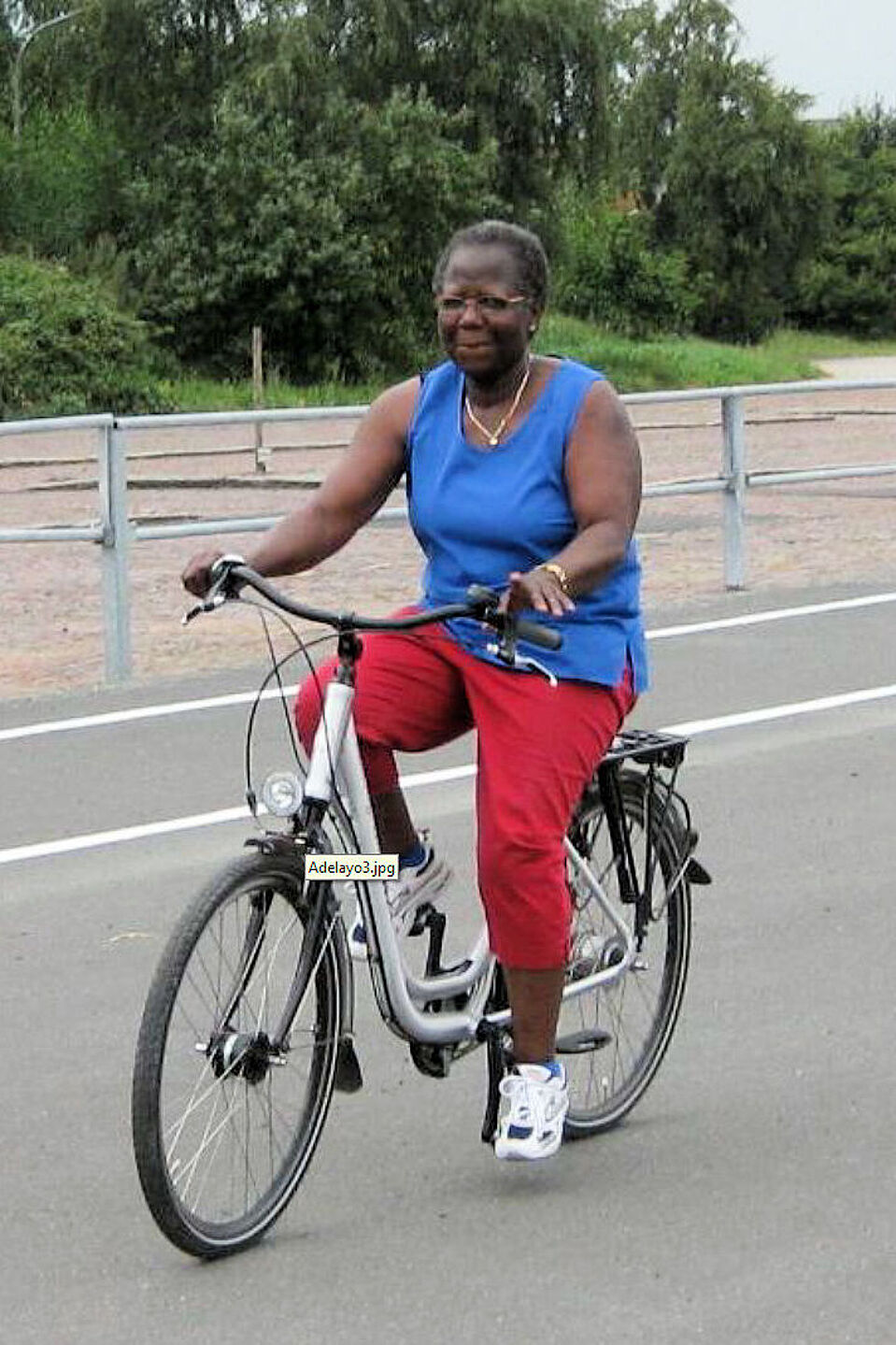 Adelayo Adesokan fährt endlich Rad Adelayo Adesokan fährt endlich Rad