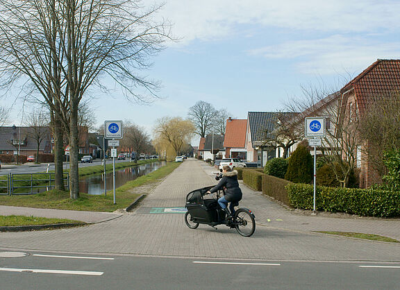 Fahrradstraße Mittelkanal links