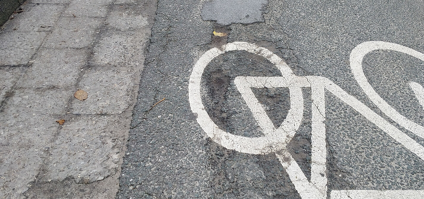 Schutzstreifen: Zu gefährlich! Kaum befahrbar!